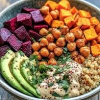 Buddha bowl cu naut crocant
