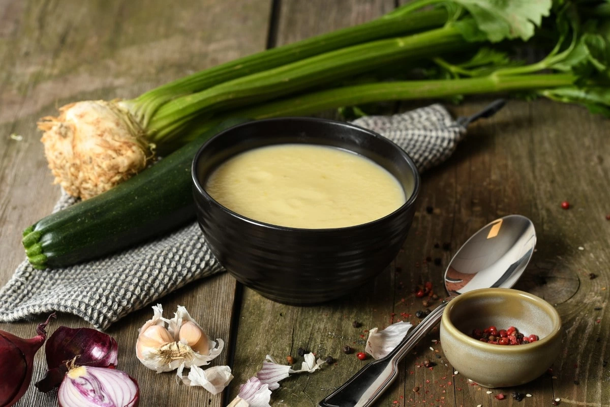 Supa crema de telina proaspata si ulei de trufe