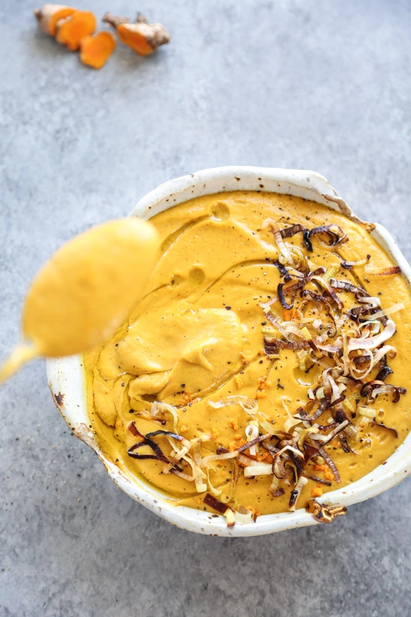 Pasta de tofu cu morcov, turmeric si ghimbir si crackersi integrali