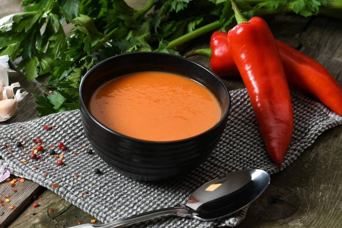 Supa crema de ardei copti cu seminte de dovleac