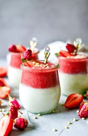 Panna cotta cu capsuni