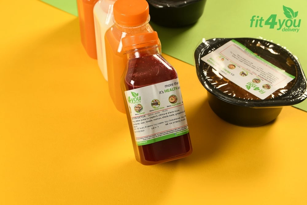 Strong detox juice(suc puternic pentru detoxifiere) cu capsuni, citrice si sfecla rosie