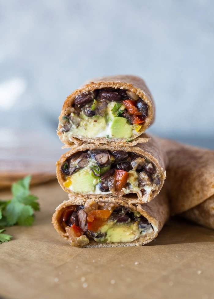 Wrap vegan cu fasole si avocado