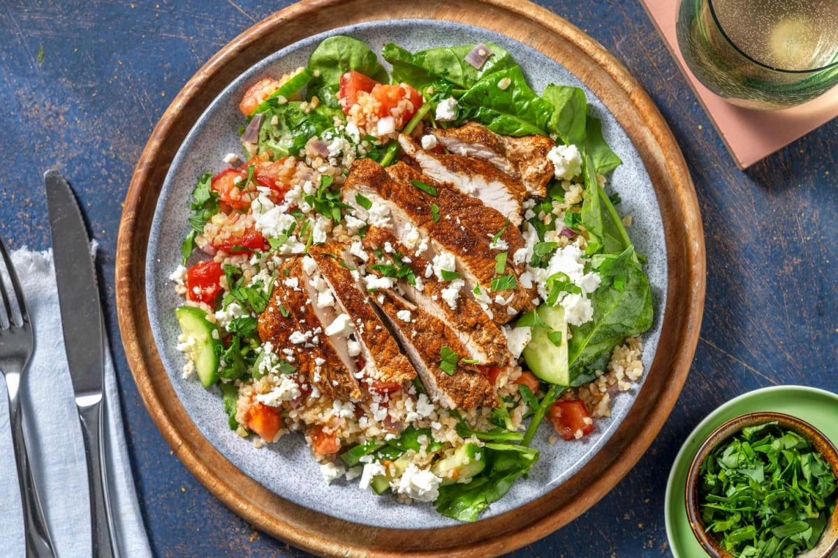 Piept de curcan la cuptor cu salata de tabbouleh cu quinoa si rodie